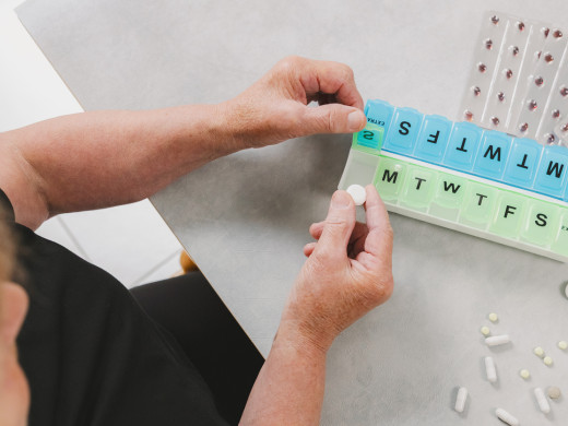 Internisté varují: Pacienti si často sami upravují léčbu